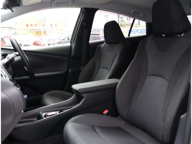 トヨタ プリウス １．８ Ｓ H29年 (関東) 99