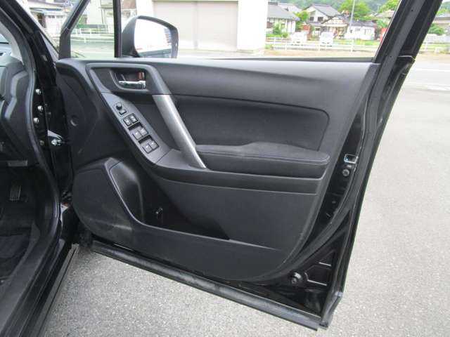 スバル フォレスター ２．０Ｉ－Ｌ アイサイト ４ＷＤ H25年 (中国) 99