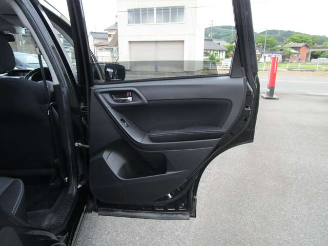 スバル フォレスター ２．０Ｉ－Ｌ アイサイト ４ＷＤ H25年 (中国) 99