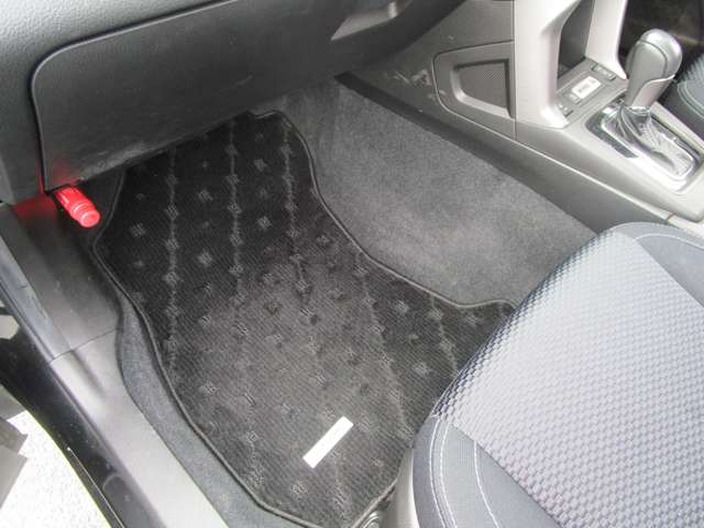 スバル フォレスター ２．０Ｉ－Ｌ アイサイト ４ＷＤ H25年 (中国) 99