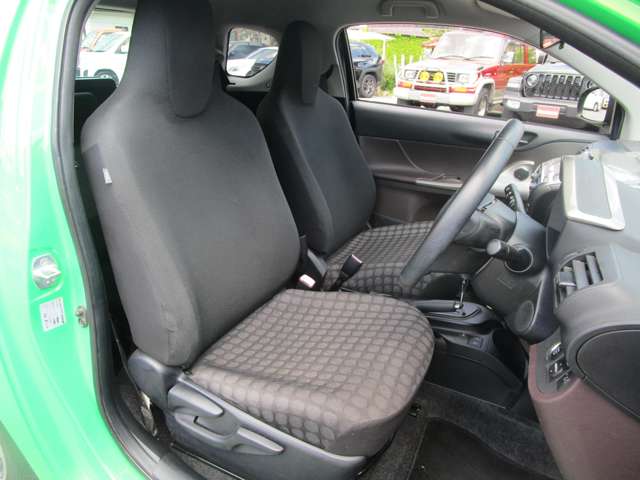 トヨタ ｉＱ １．３ １３０Ｇ H24年 (中国) 99