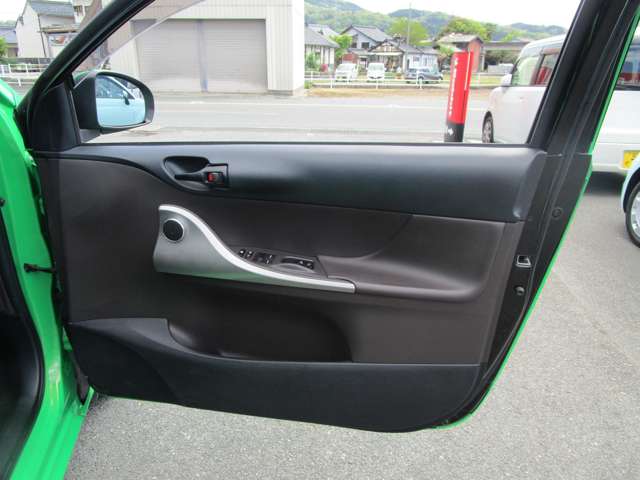 トヨタ ｉＱ １．３ １３０Ｇ H24年 (中国) 99