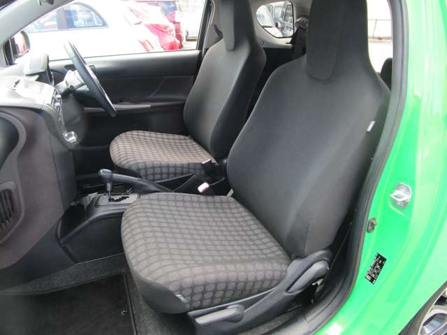 トヨタ ｉＱ １．３ １３０Ｇ H24年 (中国) 99