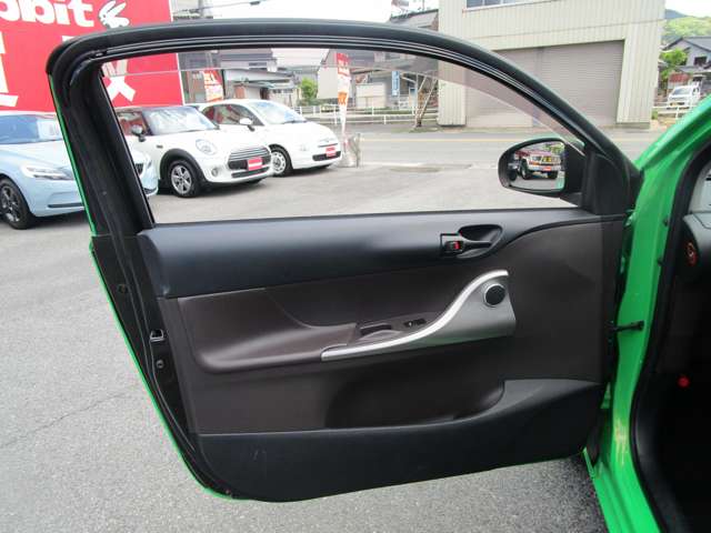 トヨタ ｉＱ １．３ １３０Ｇ H24年 (中国) 99