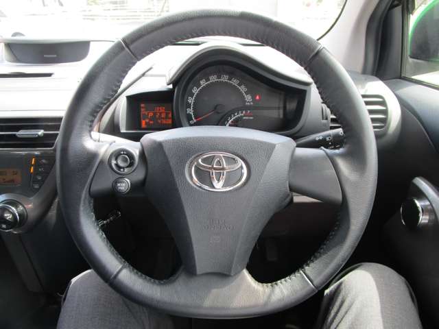 トヨタ ｉＱ １．３ １３０Ｇ H24年 (中国) 99