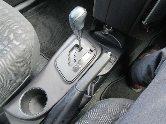 トヨタ ｉＱ １．３ １３０Ｇ H24年 (中国) 99