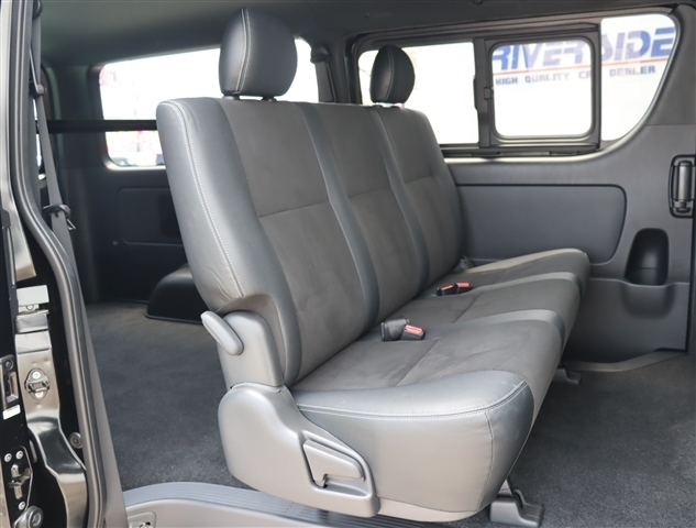 トヨタ ハイエースバン ２．０ スーパーＧＬ ダークプライムＩＩ ロングボディ R4年 (関東) 99