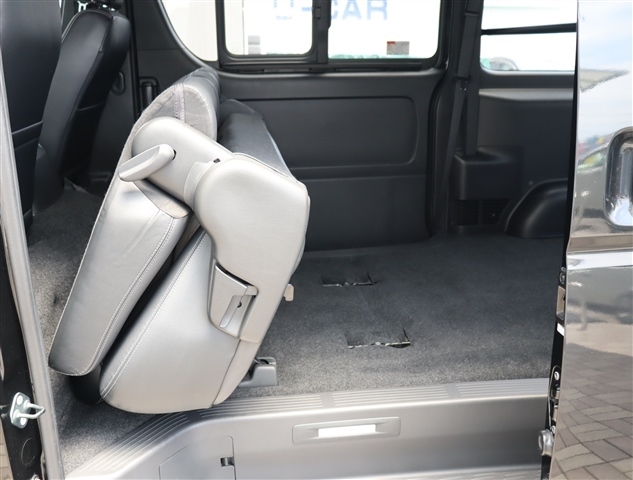 トヨタ ハイエースバン ２．０ スーパーＧＬ ダークプライムＩＩ ロングボディ R4年 (関東) 99