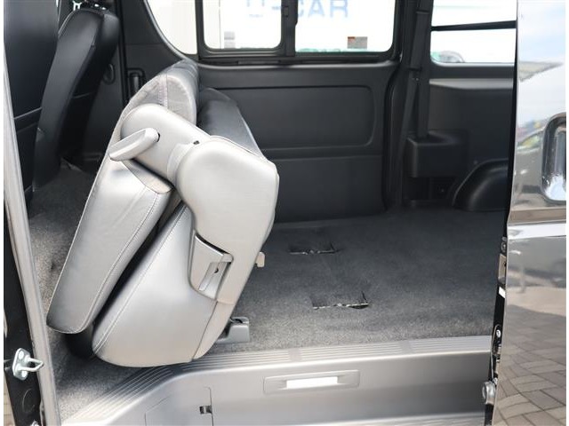 トヨタ ハイエースバン ２．０ スーパーＧＬ ダークプライムＩＩ ロングボディ R4年 (関東) 99