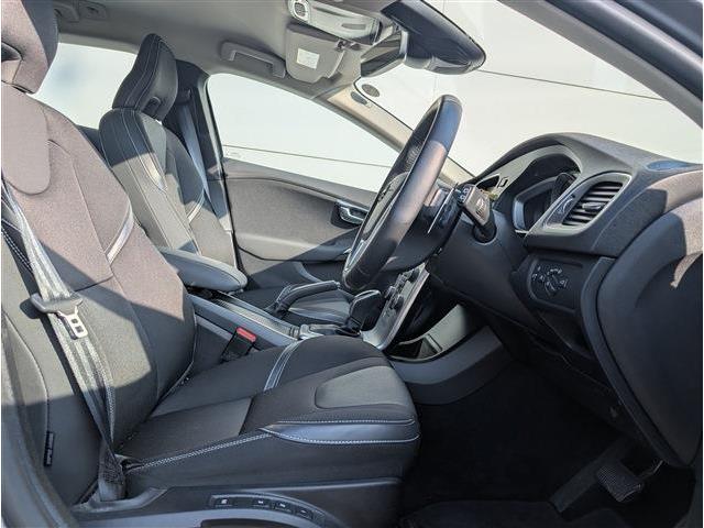 ボルボ Ｖ４０ Ｄ４ ダイナミック エディション ディーゼルターボ H30年 (東北) 99