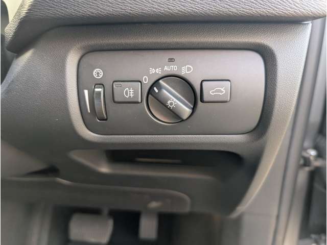 ボルボ Ｖ４０ Ｄ４ ダイナミック エディション ディーゼルターボ H30年 (東北) 99