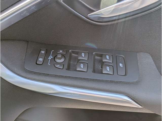 ボルボ Ｖ４０ Ｄ４ ダイナミック エディション ディーゼルターボ H30年 (東北) 99