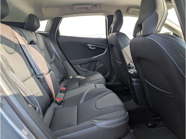 ボルボ Ｖ４０ Ｄ４ ダイナミック エディション ディーゼルターボ H30年 (東北) 99