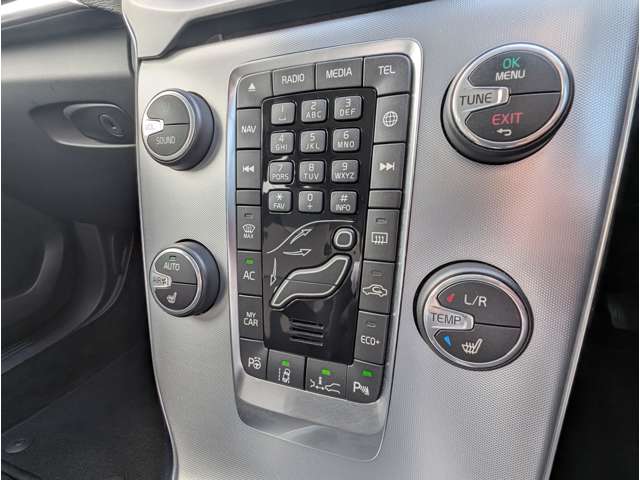 ボルボ Ｖ４０ Ｄ４ ダイナミック エディション ディーゼルターボ H30年 (東北) 99