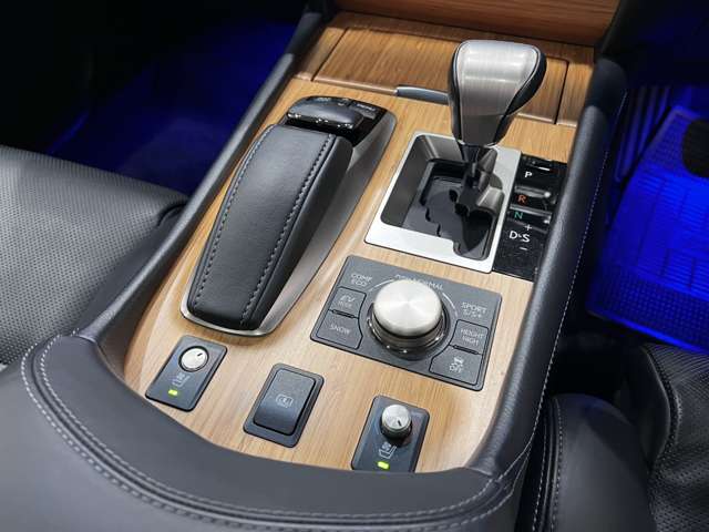 レクサス ＬＳハイブリッド ６００Ｈ バージョンＣ Ｉパッケージ ４ＷＤ H25年 (関東) 99