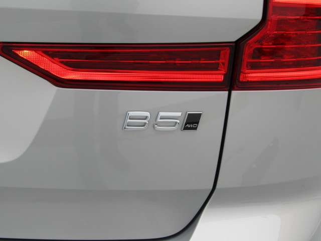 ボルボ ＸＣ６０ ウルトラ Ｂ５ ＡＷＤ ４ＷＤ R6年 (四国) 99
