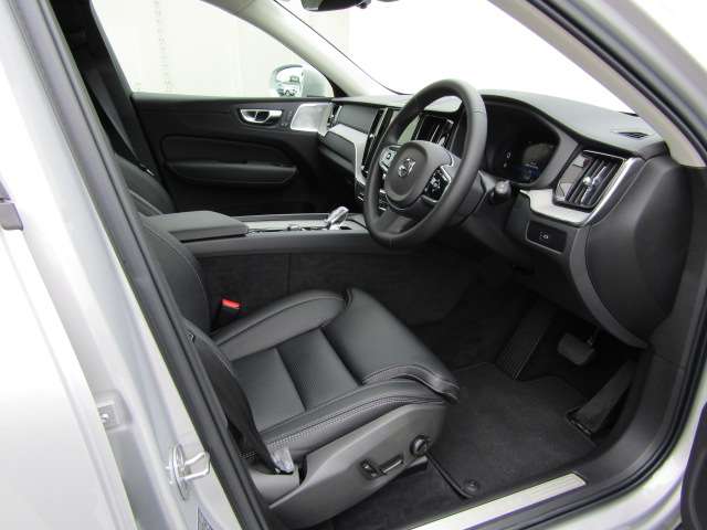 ボルボ ＸＣ６０ ウルトラ Ｂ５ ＡＷＤ ４ＷＤ R6年 (四国) 99