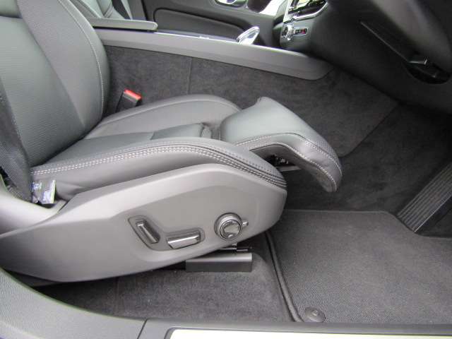 ボルボ ＸＣ６０ ウルトラ Ｂ５ ＡＷＤ ４ＷＤ R6年 (四国) 99