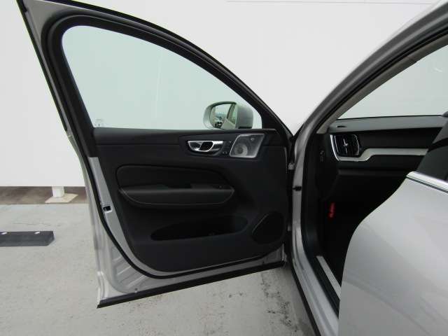 ボルボ ＸＣ６０ ウルトラ Ｂ５ ＡＷＤ ４ＷＤ R6年 (四国) 99