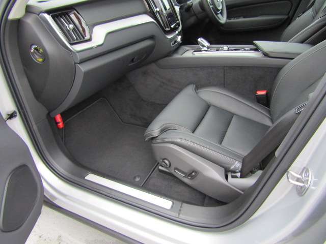 ボルボ ＸＣ６０ ウルトラ Ｂ５ ＡＷＤ ４ＷＤ R6年 (四国) 99