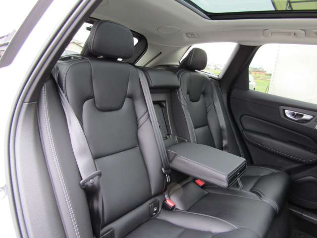 ボルボ ＸＣ６０ ウルトラ Ｂ５ ＡＷＤ ４ＷＤ R6年 (四国) 99