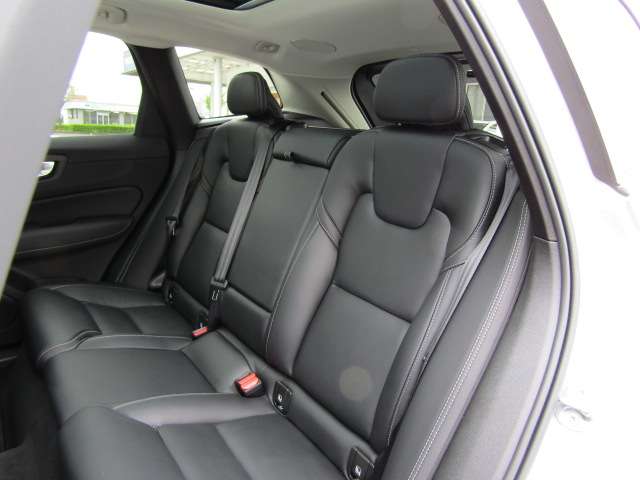 ボルボ ＸＣ６０ ウルトラ Ｂ５ ＡＷＤ ４ＷＤ R6年 (四国) 99