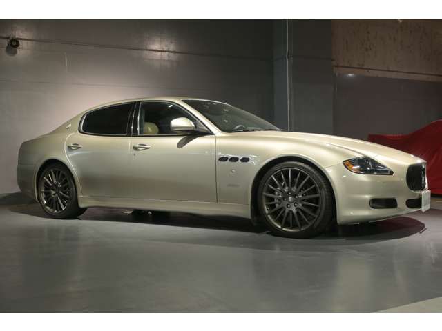 マセラティ クワトロポルテ スポーツ　ＧＴ　Ｓ　アワードエディション H24年 (関東) 99