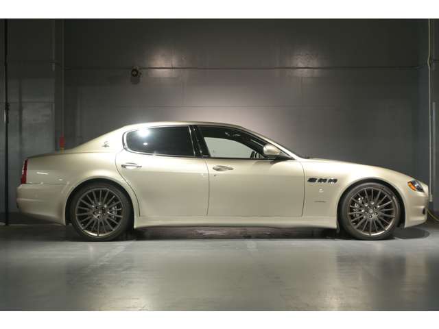 マセラティ クワトロポルテ スポーツ　ＧＴ　Ｓ　アワードエディション H24年 (関東) 99