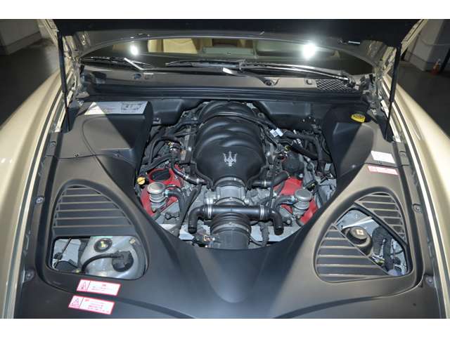 マセラティ クワトロポルテ スポーツ　ＧＴ　Ｓ　アワードエディション H24年 (関東) 99