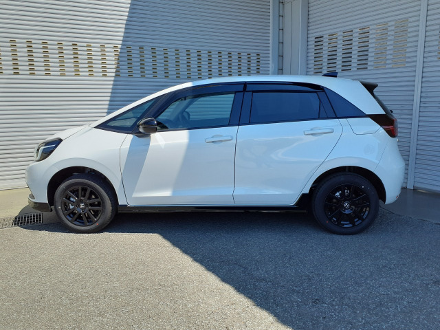 ホンダ フィット　ハイブリッド １．５ Ｅ：ＨＥＶ ホーム ブラックスタイル ４ＷＤ R6年 (甲信越・北陸) 99