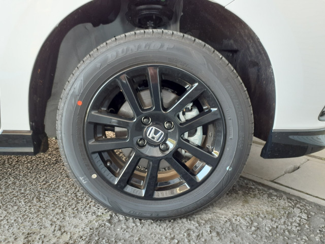 ホンダ フィット　ハイブリッド １．５ Ｅ：ＨＥＶ ホーム ブラックスタイル ４ＷＤ R6年 (甲信越・北陸) 99