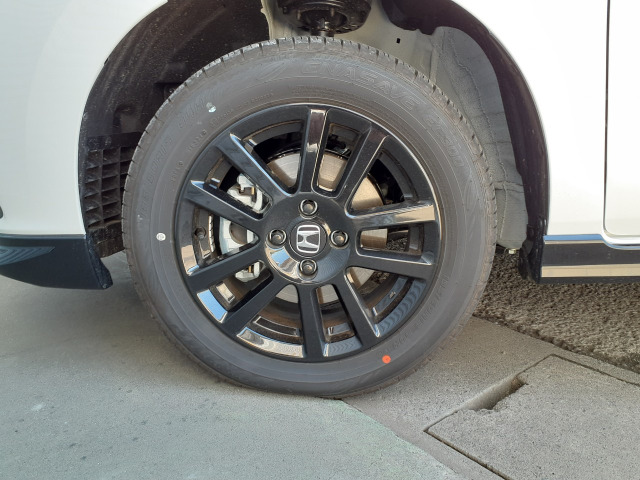 ホンダ フィット　ハイブリッド １．５ Ｅ：ＨＥＶ ホーム ブラックスタイル ４ＷＤ R6年 (甲信越・北陸) 99