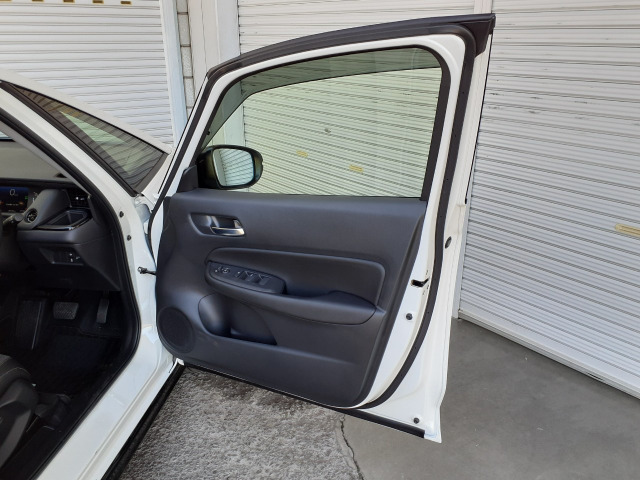 ホンダ フィット　ハイブリッド １．５ Ｅ：ＨＥＶ ホーム ブラックスタイル ４ＷＤ R6年 (甲信越・北陸) 99