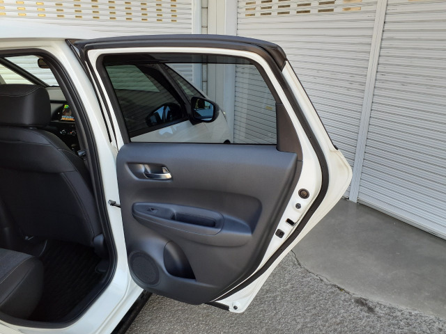 ホンダ フィット　ハイブリッド １．５ Ｅ：ＨＥＶ ホーム ブラックスタイル ４ＷＤ R6年 (甲信越・北陸) 99