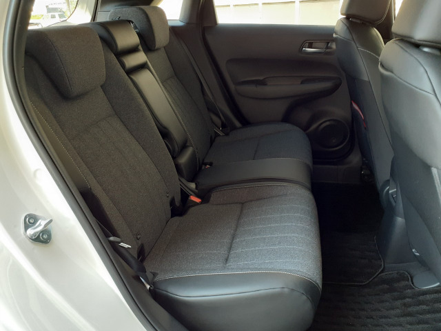 ホンダ フィット　ハイブリッド １．５ Ｅ：ＨＥＶ ホーム ブラックスタイル ４ＷＤ R6年 (甲信越・北陸) 99