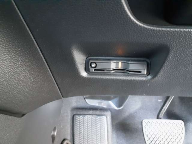 ホンダ フィット　ハイブリッド １．５ Ｅ：ＨＥＶ ホーム ブラックスタイル ４ＷＤ R6年 (甲信越・北陸) 99