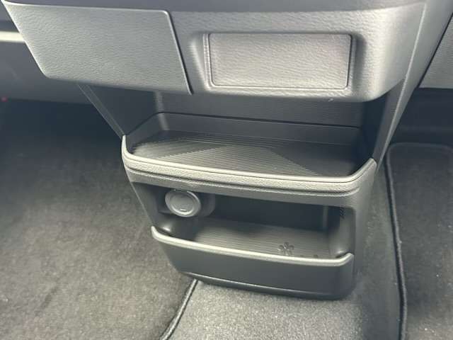 日産 サクラ Ｘ R4年 (東海) 99