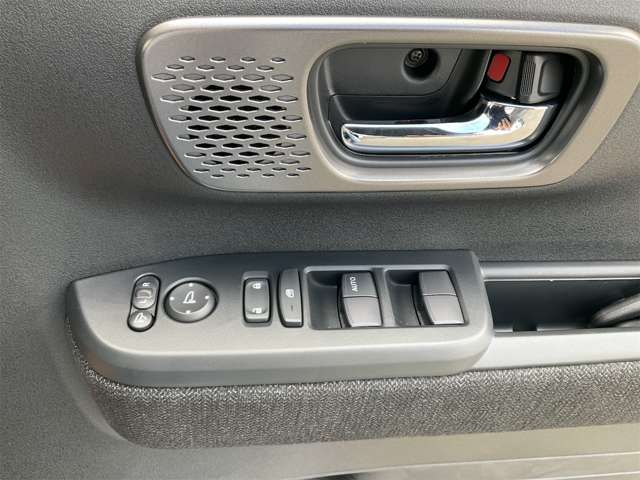 ホンダ Ｎ　ＢＯＸ カスタム ６６０ R6年 (近畿) 99