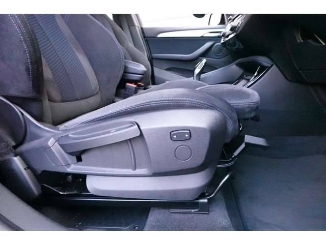 ＢＭＷ Ｘ１ Ｓドライブ １８Ｉ Ｍスポーツ ＤＣＴ H30年 (近畿) 99