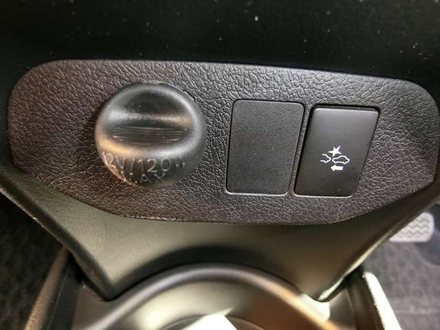 トヨタ ヴィッツ　ハイブリッド １．５ ハイブリッド Ｆ R1年 (中国) 99