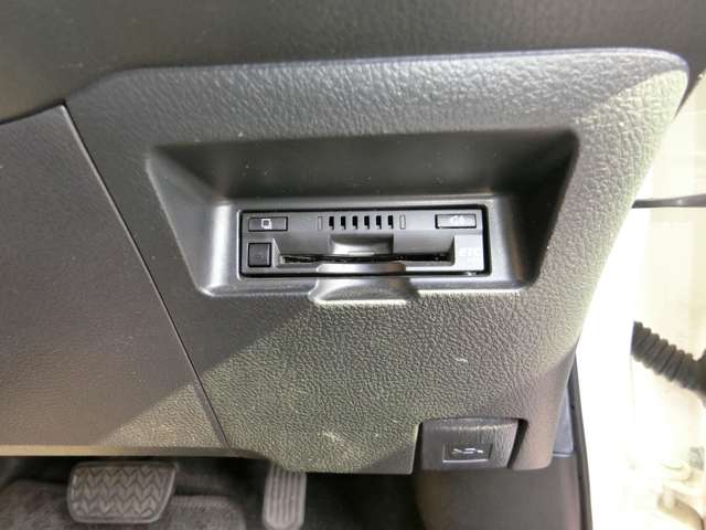 トヨタ ヴィッツ　ハイブリッド １．５ ハイブリッド Ｆ R1年 (中国) 99