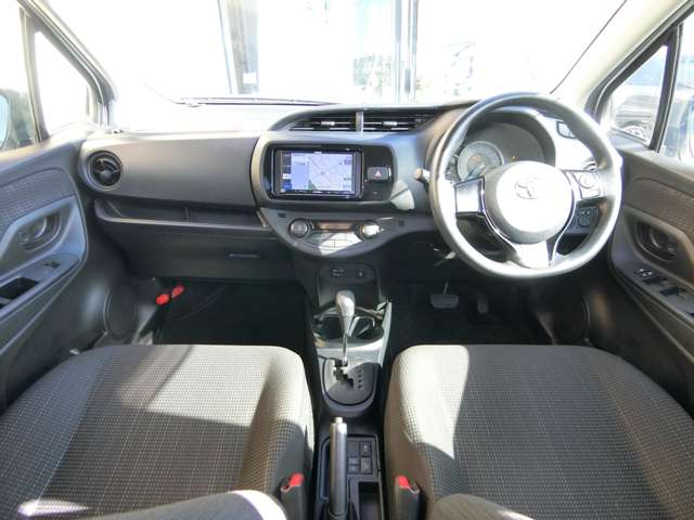 トヨタ ヴィッツ　ハイブリッド １．５ ハイブリッド Ｆ R1年 (中国) 99