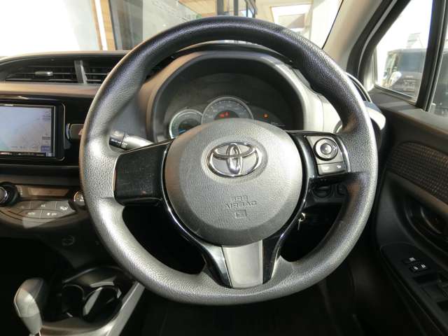 トヨタ ヴィッツ　ハイブリッド １．５ ハイブリッド Ｆ R1年 (中国) 99