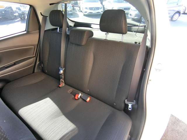 トヨタ ヴィッツ　ハイブリッド １．５ ハイブリッド Ｆ R1年 (中国) 99