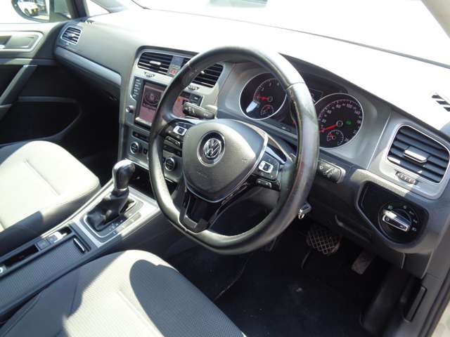 フォルクスワーゲン ゴルフ ＴＳＩ　コンフォートライン H27年 (中国) 99