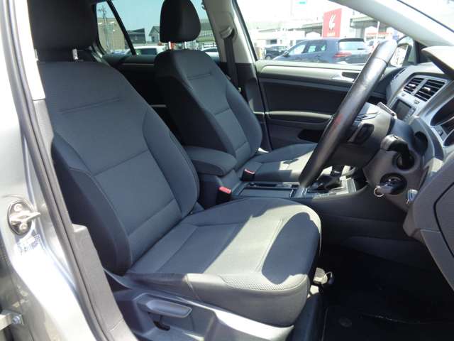 フォルクスワーゲン ゴルフ ＴＳＩ　コンフォートライン H27年 (中国) 99