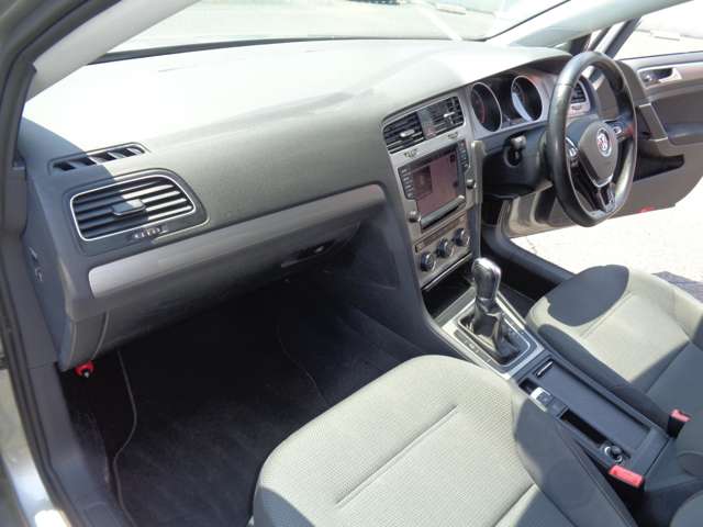 フォルクスワーゲン ゴルフ ＴＳＩ　コンフォートライン H27年 (中国) 99