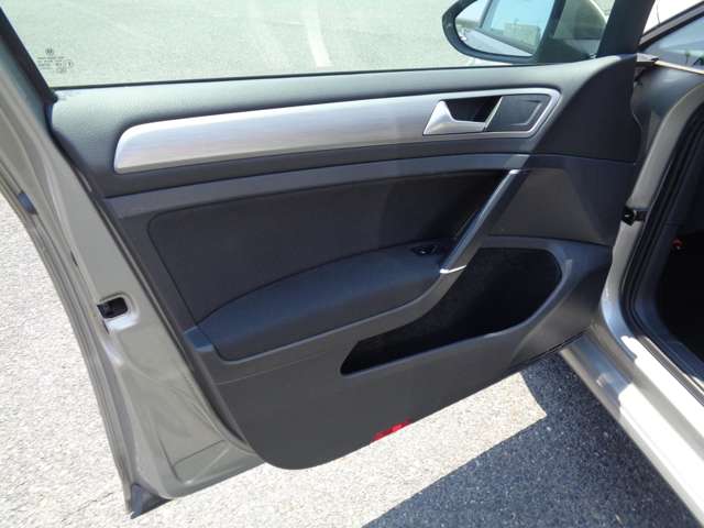 フォルクスワーゲン ゴルフ ＴＳＩ　コンフォートライン H27年 (中国) 99