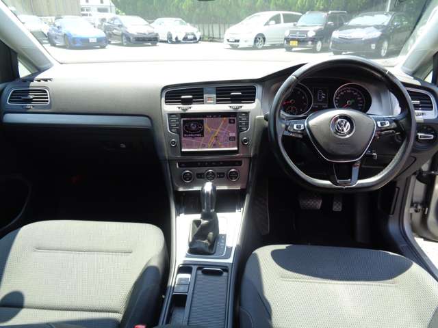 フォルクスワーゲン ゴルフ ＴＳＩ　コンフォートライン H27年 (中国) 99