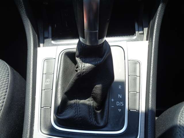 フォルクスワーゲン ゴルフ ＴＳＩ　コンフォートライン H27年 (中国) 99